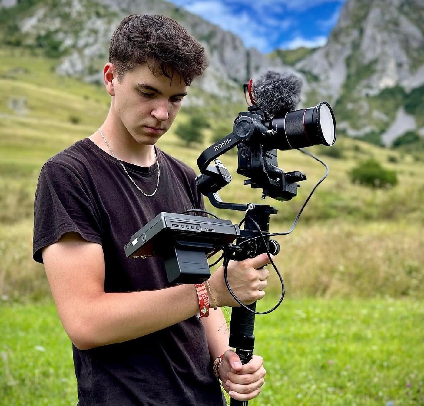 Totul pe video